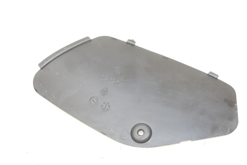 photo de TAMPA DE INSPEÇÃO DIREITA PIAGGIO MP3 RL 250 (2006 - 2010) - Detalhe da peça