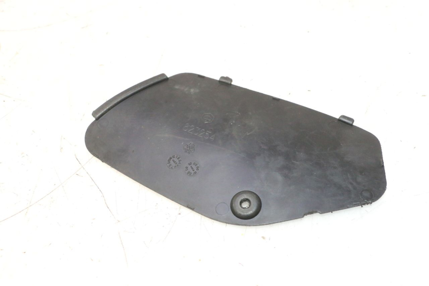 photo de TAMPA DE INSPEÇÃO DIREITA PIAGGIO MP3 125 (2006 - 2014) - Ampliação técnica