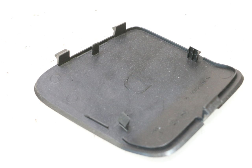 photo de TAMPA DE INSPEÇÃO DIREITA PEUGEOT SATELIS COMPRESSOR K15 125 (2006 - 2009) - Ampliação técnica