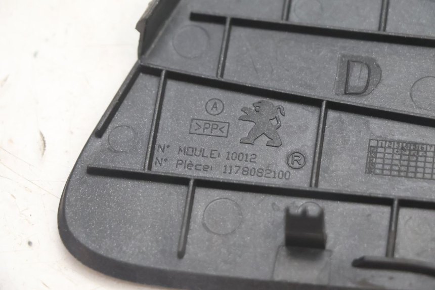 photo de TAMPA DE INSPEÇÃO DIREITA PEUGEOT SATELIS 125 (2013 - 2018) - Ampliação técnica