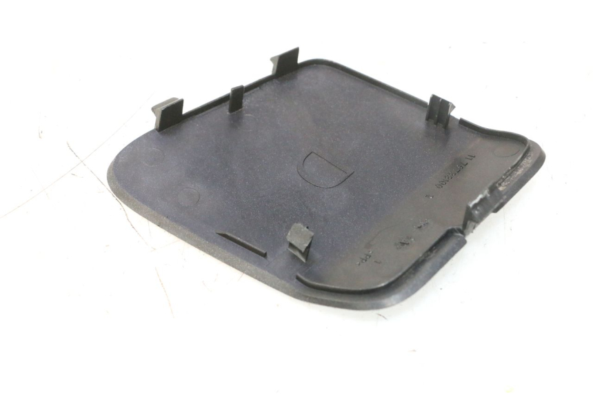 photo de TAMPA DE INSPEÇÃO DIREITA PEUGEOT SATELIS 125 (2006 - 2009) - Zoom do estado de desgaste