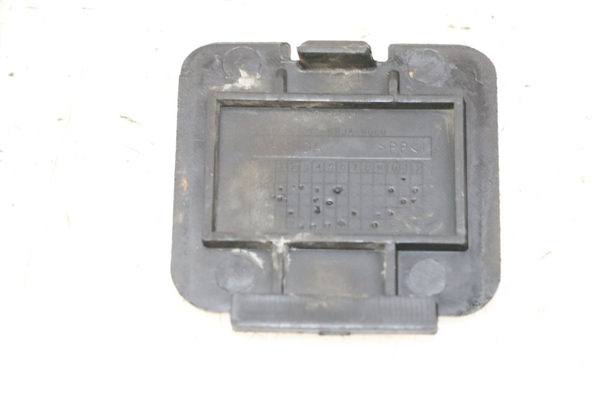 photo de TAMPA DE INSPEÇÃO ESQUERDA HONDA FES S-WING SWING ABS 125 (2007 - 2015) - Detalhe da peça