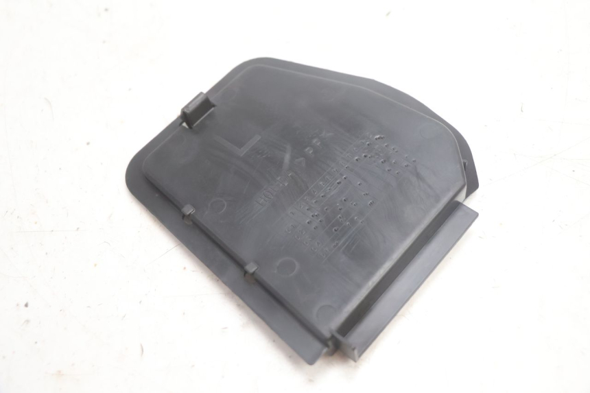 photo de TAMPA DE INSPEÇÃO ESQUERDA HONDA FJS SILVER WING SILVERWING 400 (2005 - 2008) - Zoom do estado de desgaste