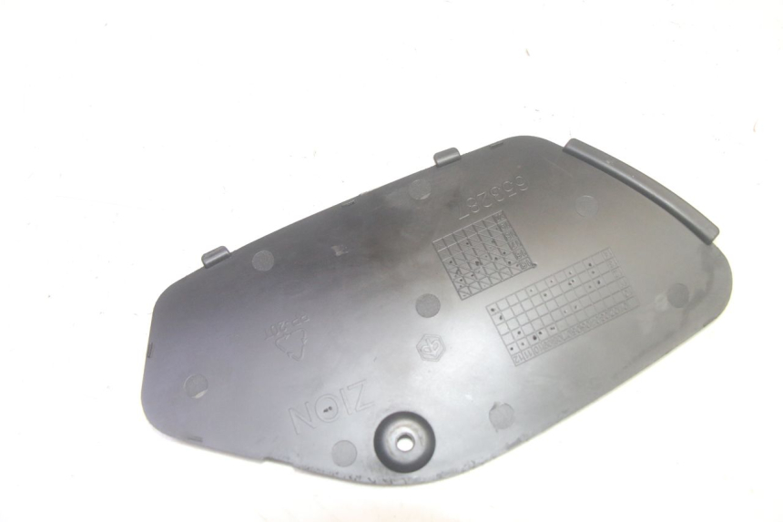 photo de TAMPA DE INSPEÇÃO ESQUERDA PIAGGIO MP3 HPE 350 (2018 - 2020) - Outro ângulo de visão