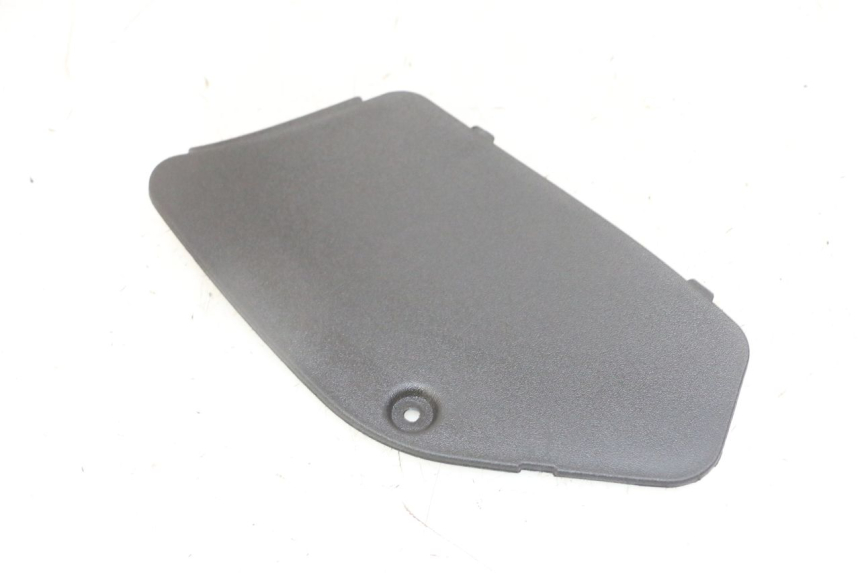 photo de TAMPA DE INSPEÇÃO ESQUERDA PIAGGIO MP3 LT 300 (2010 - 2016) - Zoom do estado de desgaste