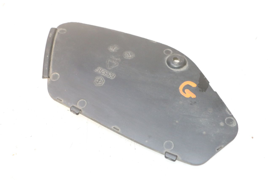 photo de TAMPA DE INSPEÇÃO ESQUERDA PIAGGIO MP3 RL 250 (2006 - 2010) - Detalhe da peça