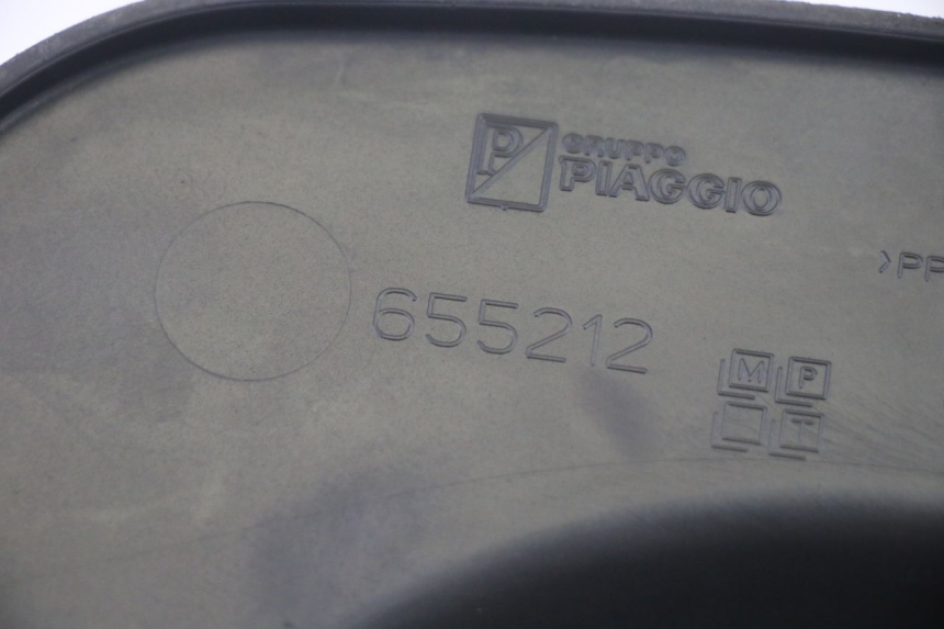 photo de TAMPA DE INSPEÇÃO PIAGGIO MP3 RL 250 (2006 - 2010) - Pontos de fixação