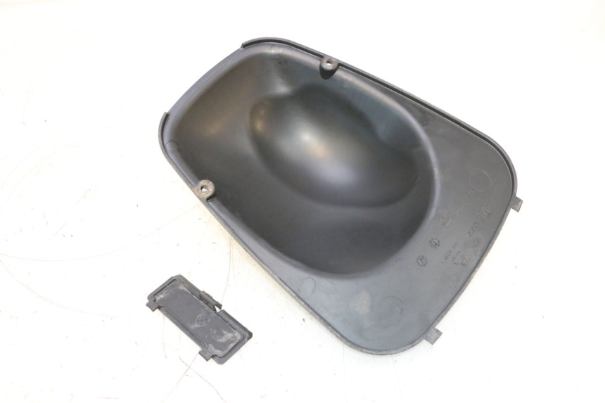 photo de TAMPA DE INSPEÇÃO PIAGGIO MP3 RL 250 (2006 - 2010) - Detalhe da peça