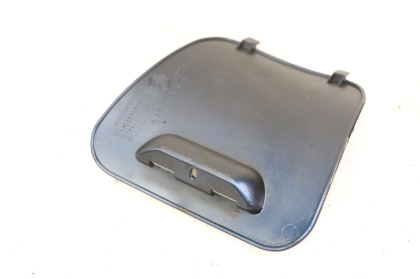 photo de TAMPA DE INSPEÇÃO PIAGGIO VESPA LX 150 (2005 - 2013) - Outro ângulo de visão