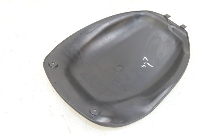 photo de TAMPA DE INSPEÇÃO APRILIA SXR 50 (2021 - 2023) - Detalhe da peça