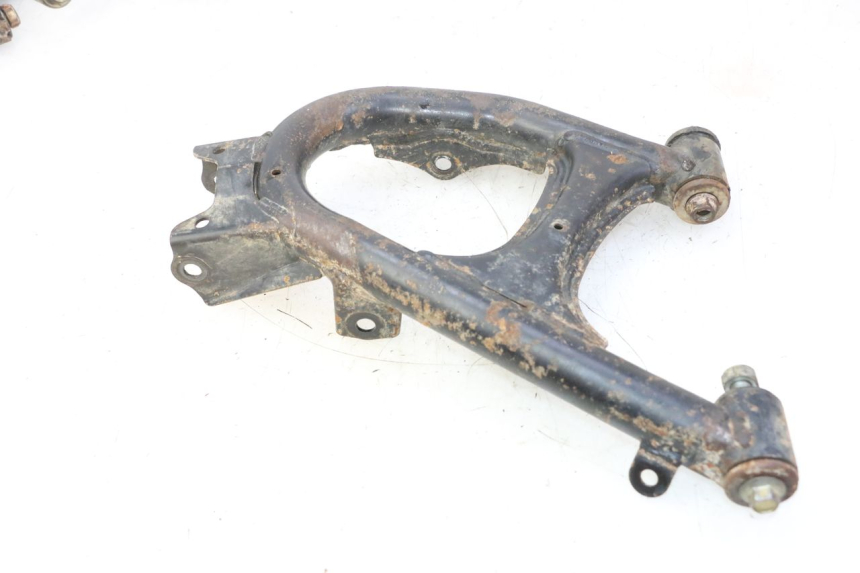 photo de TRIÂNGULO TRASEIRO YAMAHA YFM GRIZZLY 550 (2008 - 2015) - Detalhe da peça