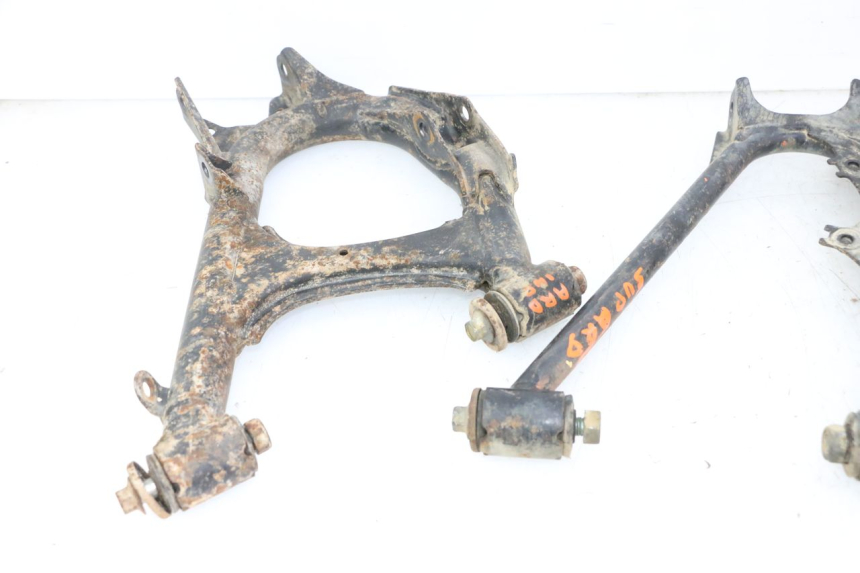 photo de TRIÂNGULO TRASEIRO YAMAHA YFM GRIZZLY 550 (2008 - 2015) - Outro ângulo de visão