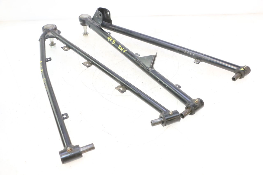 photo de TRIÂNGULO DIANTEIRO CAN-AM SPYDER RS 1000 (2008 - 2012) - Pontos de fixação