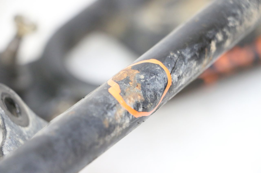 photo de BRAÇO OSCILANTE DIANTEIRO YAMAHA YFM R RAPTOR 250 (2008 - 2014) - Zoom do estado de desgaste