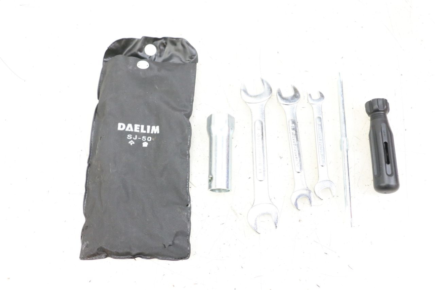 photo de KIT DE FERRAMENTAS DAELIM A-FOUR 2T 50 (2005 - 2012) - Vista principal