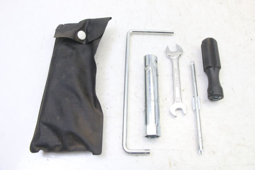 photo de KIT DE FERRAMENTAS SUZUKI BURGMAN 125 (2007 - 2014) - Vista principal