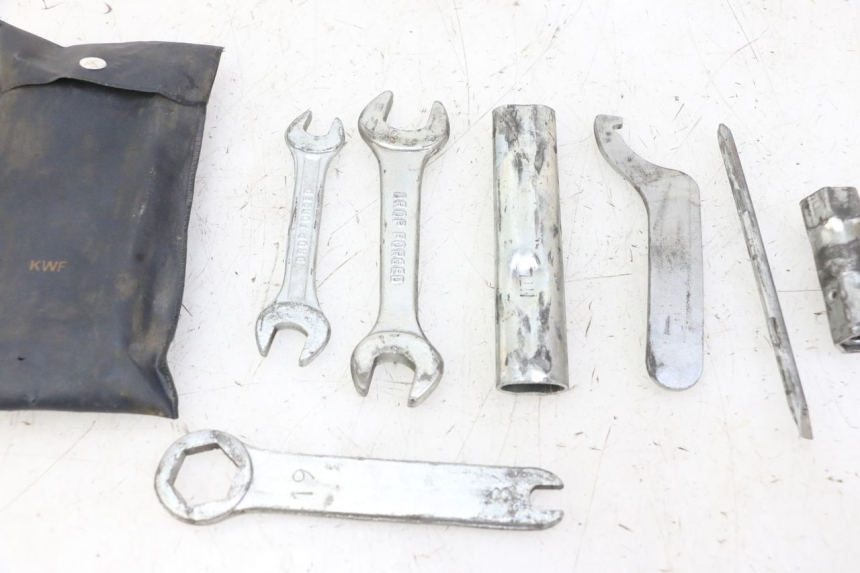 photo de KIT DE FERRAMENTAS HONDA CBF 125 (2009 - 2015) - Detalhes característicos