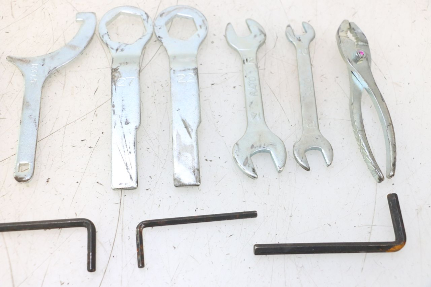 photo de KIT DE FERRAMENTAS KAWASAKI ER-6 ER6 F ABS 650 (2012 - 2016) - Outro ângulo de visão