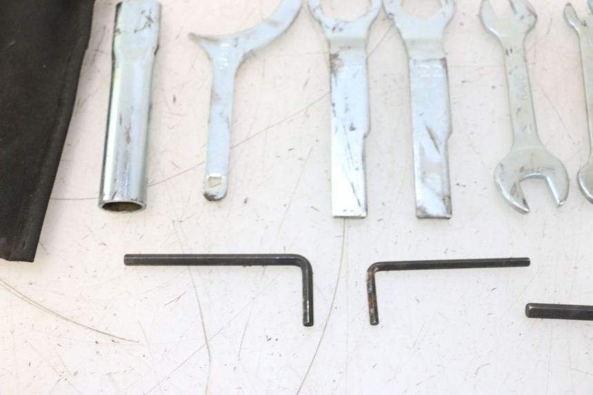 photo de KIT DE FERRAMENTAS KAWASAKI ER-6 ER6 F ABS 650 (2012 - 2016) - Vista geral