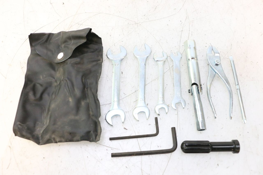 photo de KIT DE FERRAMENTAS YAMAHA FJR 1300 (2001 - 2005) - Marcações e referências