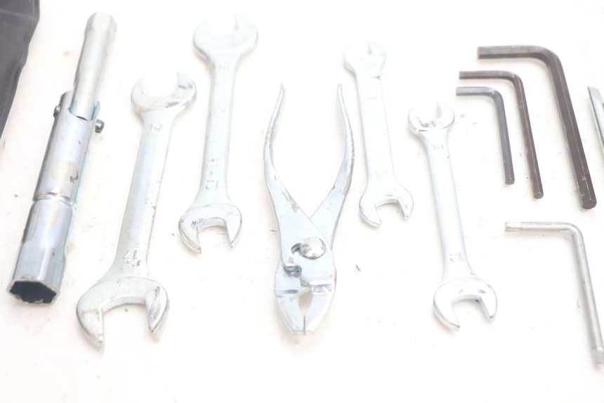 photo de KIT DE FERRAMENTAS YAMAHA FJR 1300 (2001 - 2005) - Zoom do estado de desgaste