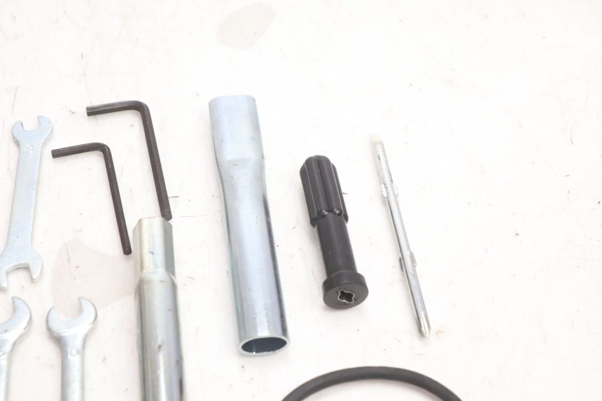 photo de KIT DE FERRAMENTAS YAMAHA FZ8 800 (2010 - 2016) - Ampliação técnica