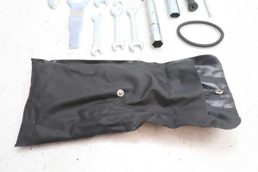 photo de KIT DE FERRAMENTAS YAMAHA FZ8 800 (2010 - 2016) - Vista geral