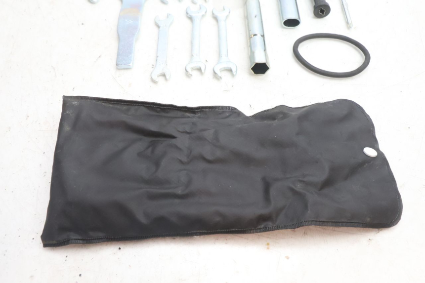 photo de KIT DE FERRAMENTAS YAMAHA FZ8 800 (2010 - 2016) - Pontos de fixação
