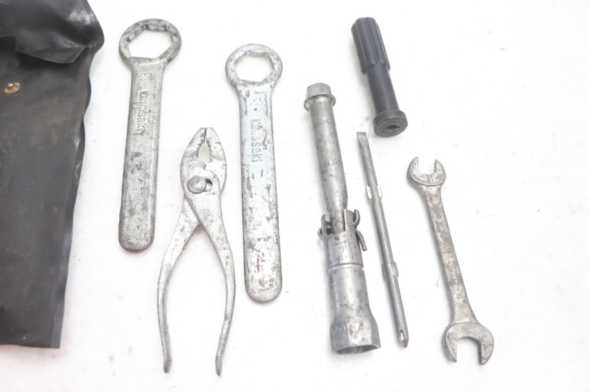photo de KIT DE FERRAMENTAS KAWASAKI GPX F ZX750F 750 (1986 - 1990) - Detalhe da peça