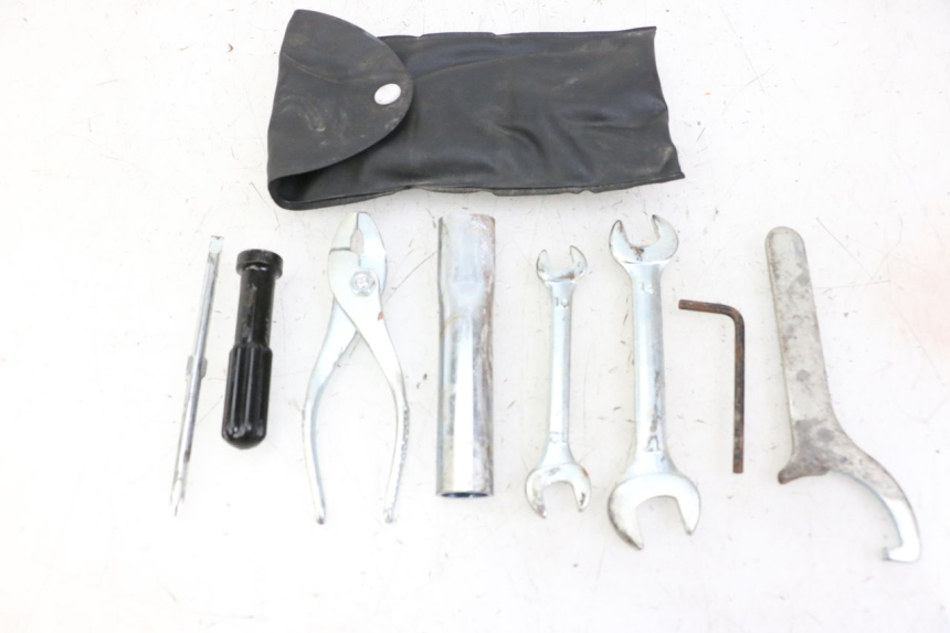 photo de KIT DE FERRAMENTAS SUZUKI GSR 750 (2011 - 2017) - Vista principal