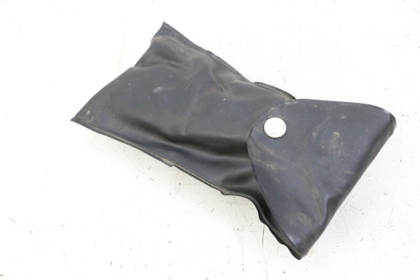 photo de KIT DE FERRAMENTAS SUZUKI GSR 750 (2011 - 2017) - Detalhe da peça
