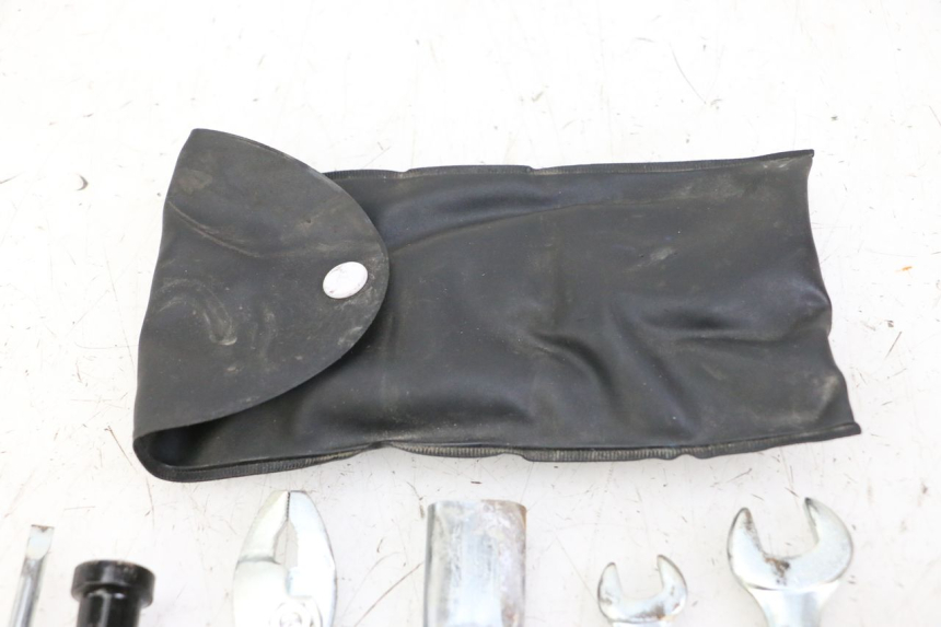 photo de KIT DE FERRAMENTAS SUZUKI GSR 750 (2011 - 2017) - Vista geral