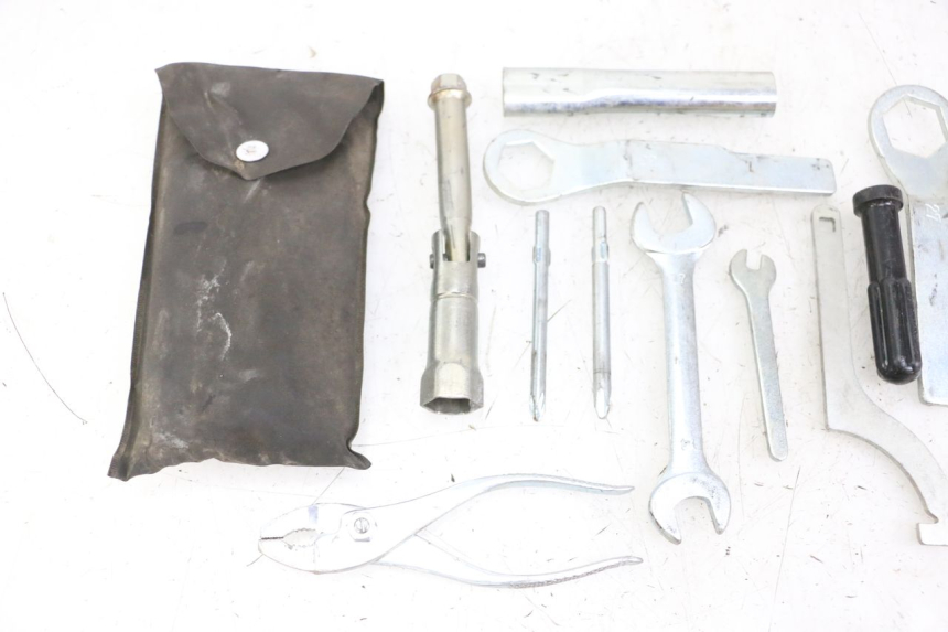 photo de KIT DE FERRAMENTAS KAWASAKI ZR7 ZR-7 S 750 (1999 - 2004) - Vista geral