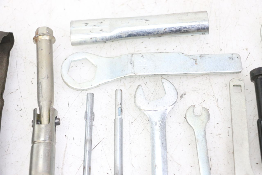 photo de KIT DE FERRAMENTAS KAWASAKI ZR7 ZR-7 S 750 (1999 - 2004) - Estado da superfície