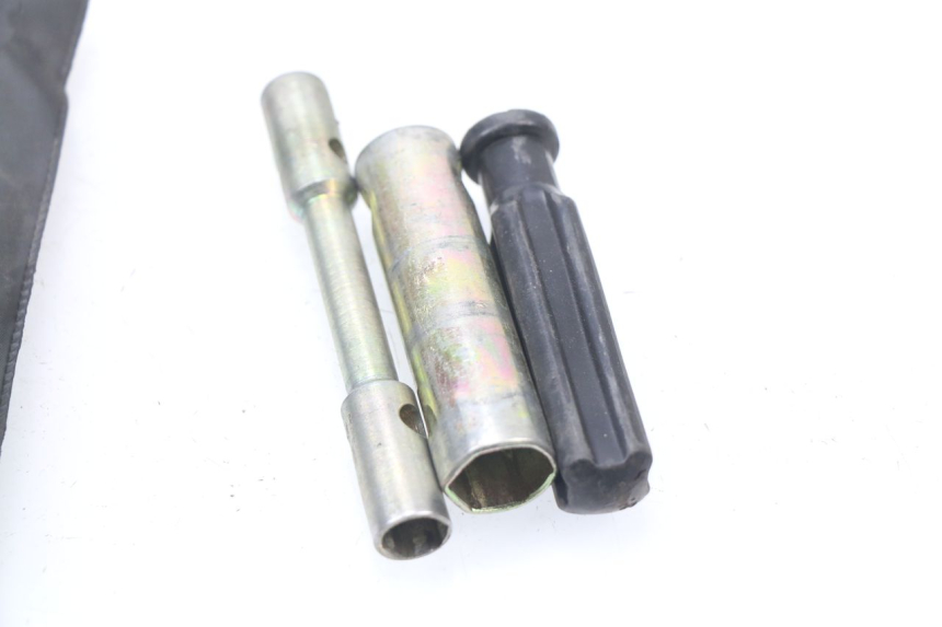 photo de KIT DE FERRAMENTAS LINHAI MONARCH 125 (2003 - 2005) - Detalhe da peça