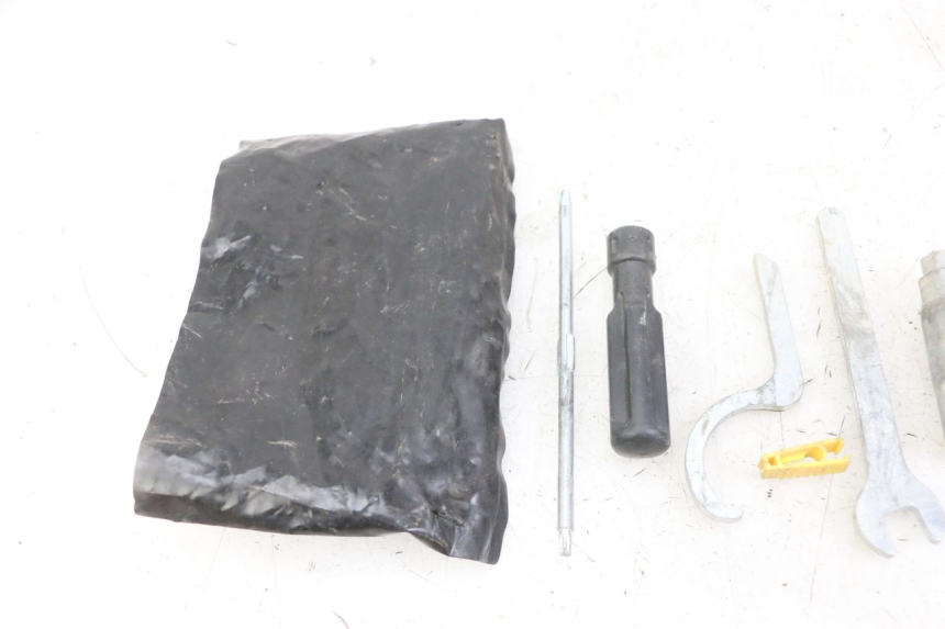 photo de KIT DE FERRAMENTAS PIAGGIO MP3 LT 300 (2010 - 2016) - Detalhe da peça