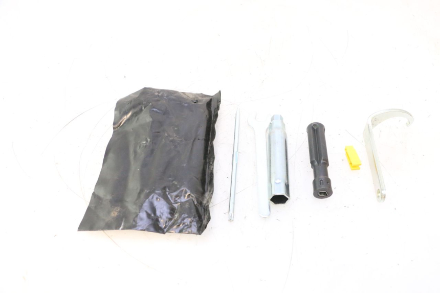 photo de KIT DE FERRAMENTAS PIAGGIO MP3 LT 400 (2007 - 2012) - Vista principal