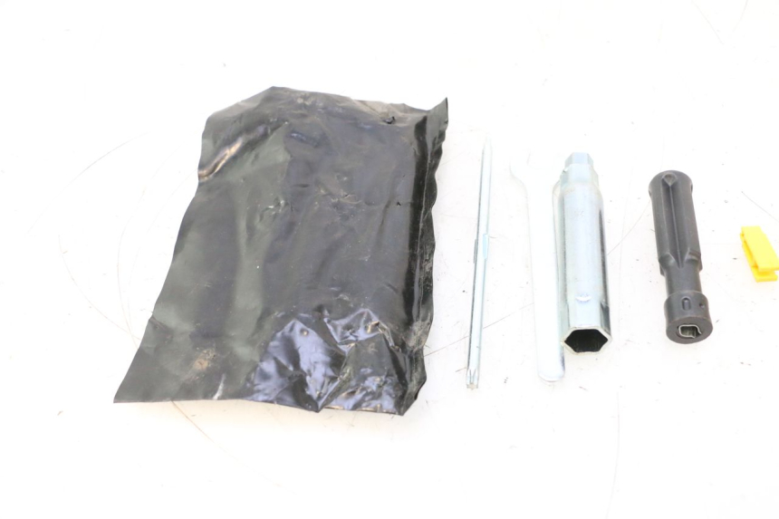 photo de KIT DE FERRAMENTAS PIAGGIO MP3 LT 400 (2007 - 2012) - Ampliação técnica