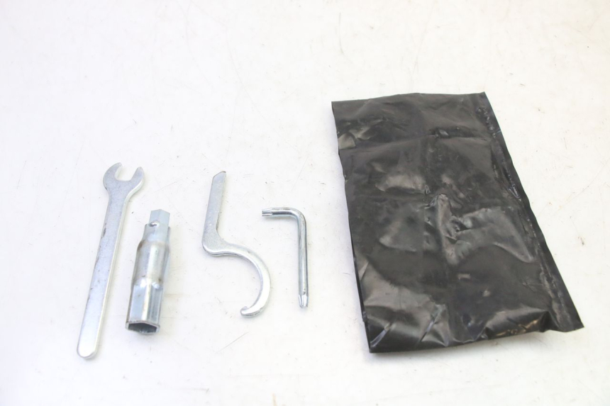 photo de KIT DE FERRAMENTAS PIAGGIO MP3 RL 250 (2006 - 2010) - Vista principal
