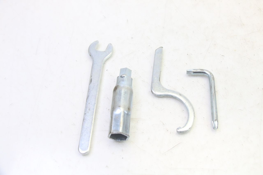 photo de KIT DE FERRAMENTAS PIAGGIO MP3 RL 250 (2006 - 2010) - Detalhe da peça