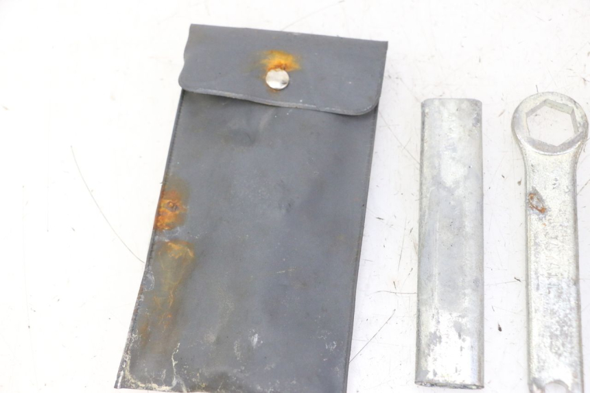 photo de KIT DE FERRAMENTAS HONDA SCV LEAD 100 (2003 - 2007) - Detalhes característicos