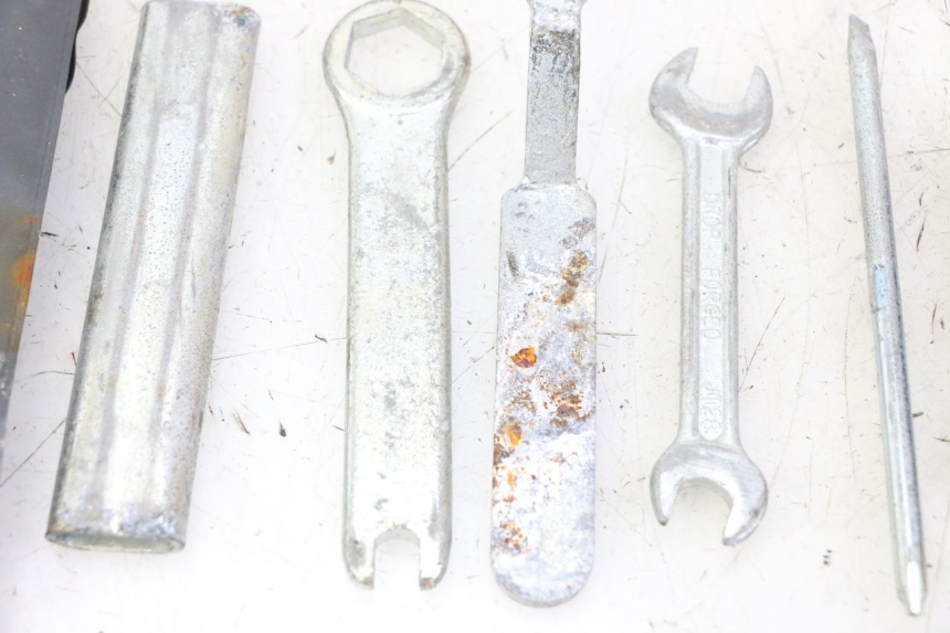 photo de KIT DE FERRAMENTAS HONDA SCV LEAD 100 (2003 - 2007) - Vista geral
