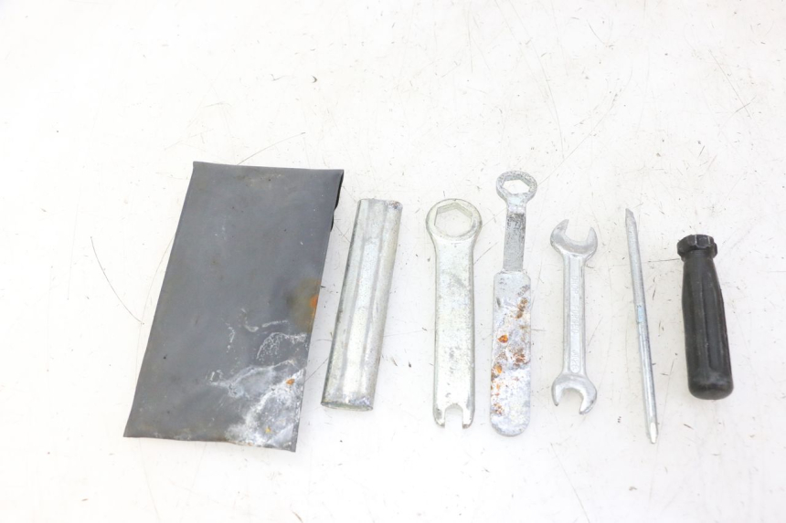 photo de KIT DE FERRAMENTAS HONDA SCV LEAD 100 (2003 - 2007) - Estado da superfície
