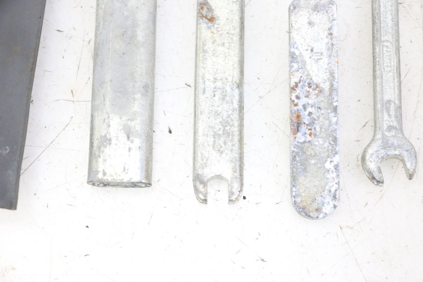 photo de KIT DE FERRAMENTAS HONDA SCV LEAD 100 (2003 - 2007) - Marcações e referências