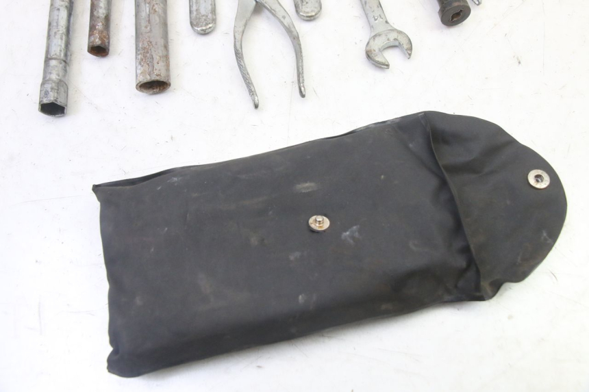 photo de KIT DE FERRAMENTAS SUZUKI SV S 650 (2003 - 2009) - Outro ângulo de visão