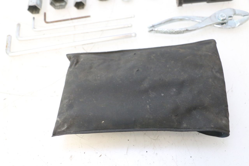photo de KIT DE FERRAMENTAS SUZUKI SV S 650 (2003 - 2009) - Ampliação técnica