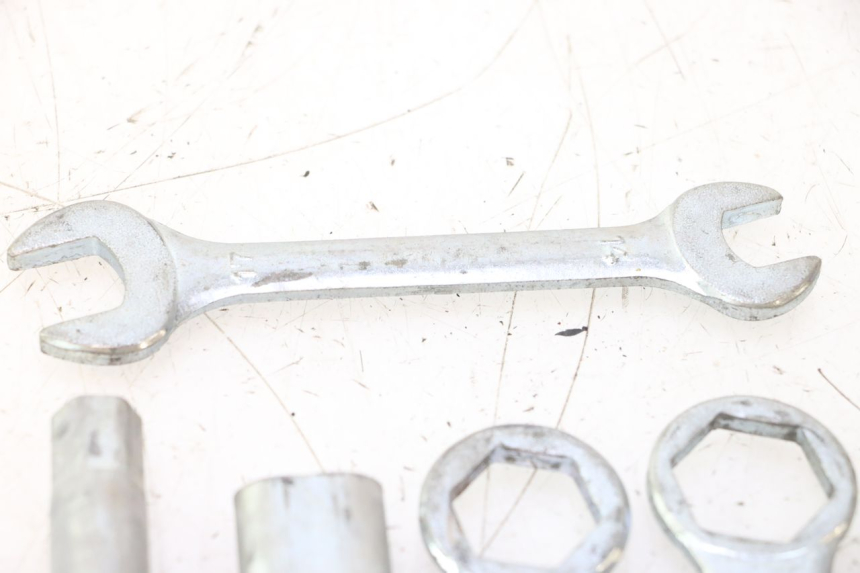 photo de KIT DE FERRAMENTAS SUZUKI SV S 650 (2003 - 2009) - Pontos de fixação