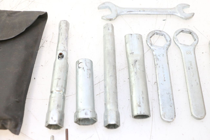 photo de KIT DE FERRAMENTAS SUZUKI SV S 650 (2003 - 2009) - Estado da superfície