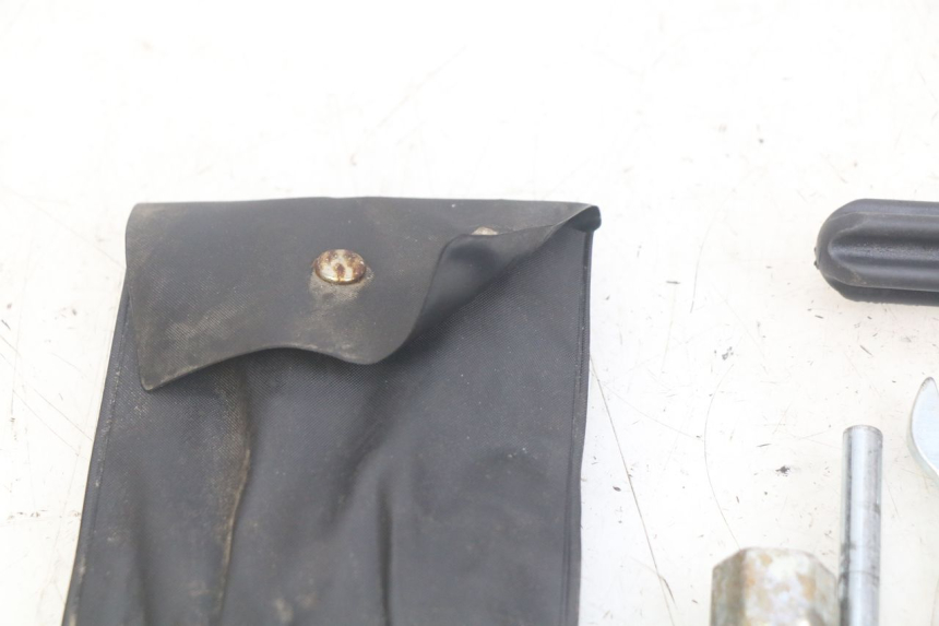 photo de KIT DE FERRAMENTAS YAMAHA XMAX X-MAX 125 (2006 - 2009) - Ampliação técnica
