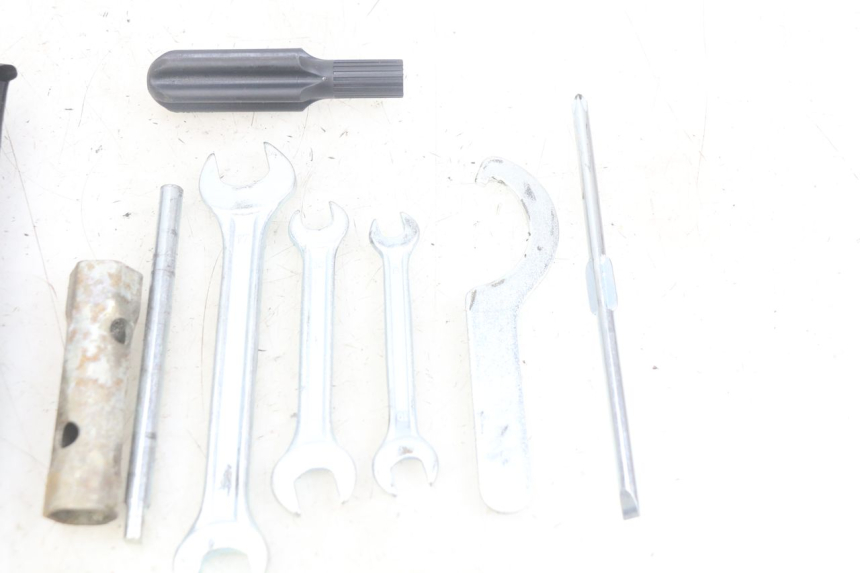 photo de KIT DE FERRAMENTAS YAMAHA XMAX X-MAX 125 (2006 - 2009) - Vista geral